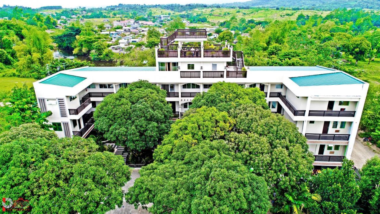 Villa Esmeralda Bryan'S Resort Hotel And Restaurant Palayan City Luaran gambar