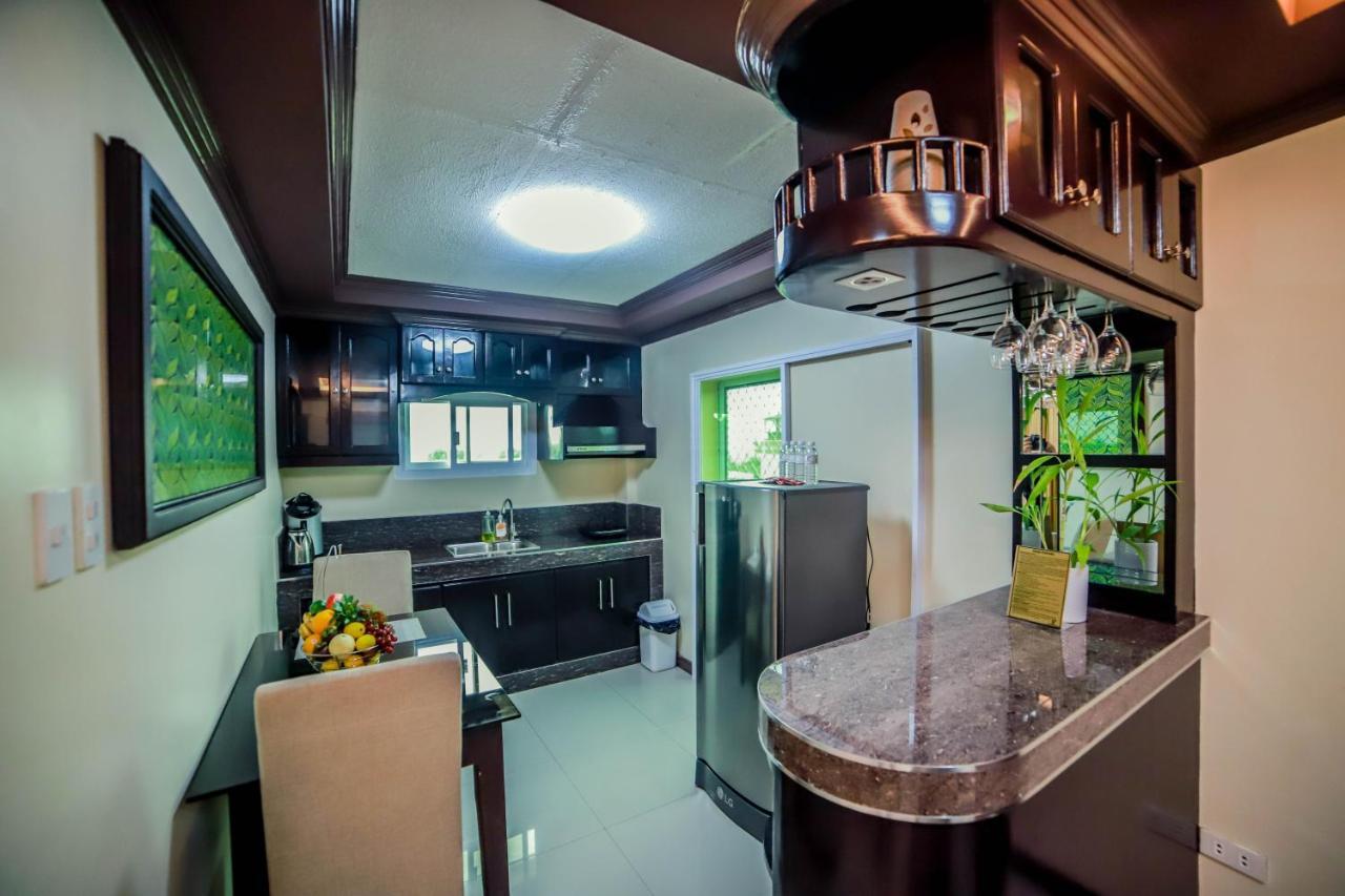 Villa Esmeralda Bryan'S Resort Hotel And Restaurant Palayan City Luaran gambar