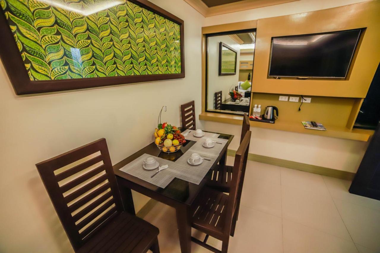 Villa Esmeralda Bryan'S Resort Hotel And Restaurant Palayan City Luaran gambar